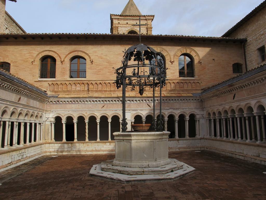 Cascina Antonini Guest House Foligno Exterior photo