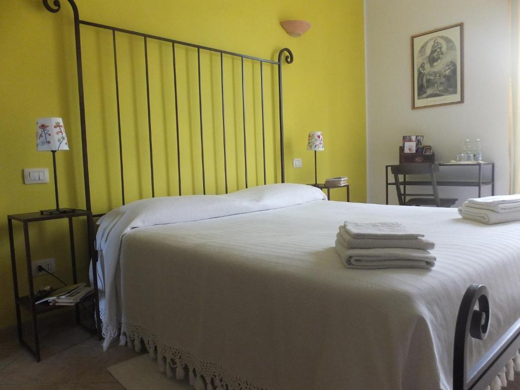 Cascina Antonini Guest House Foligno Room photo